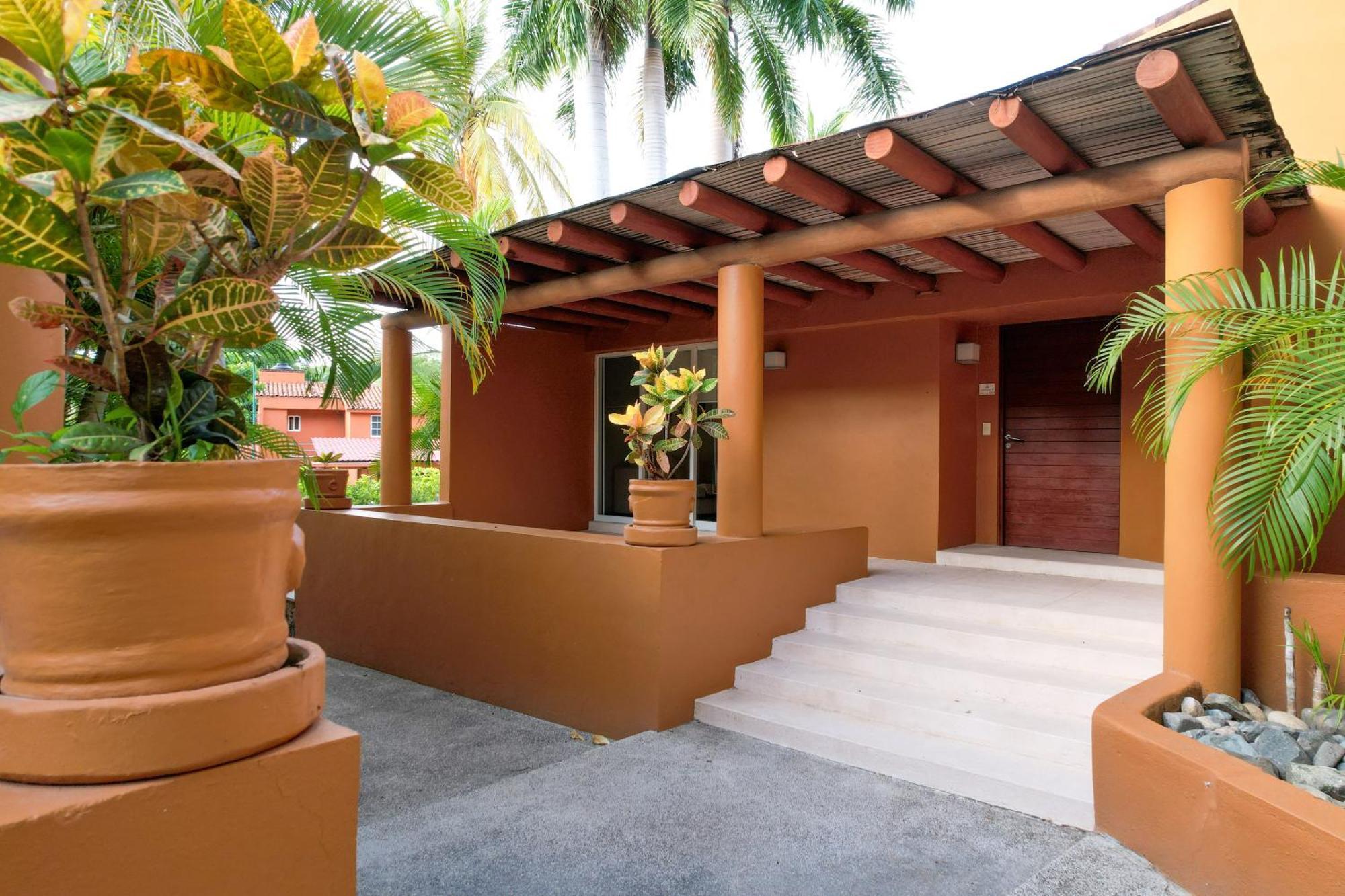 Hotel Ixzi Plus Ixtapa  Exteriér fotografie