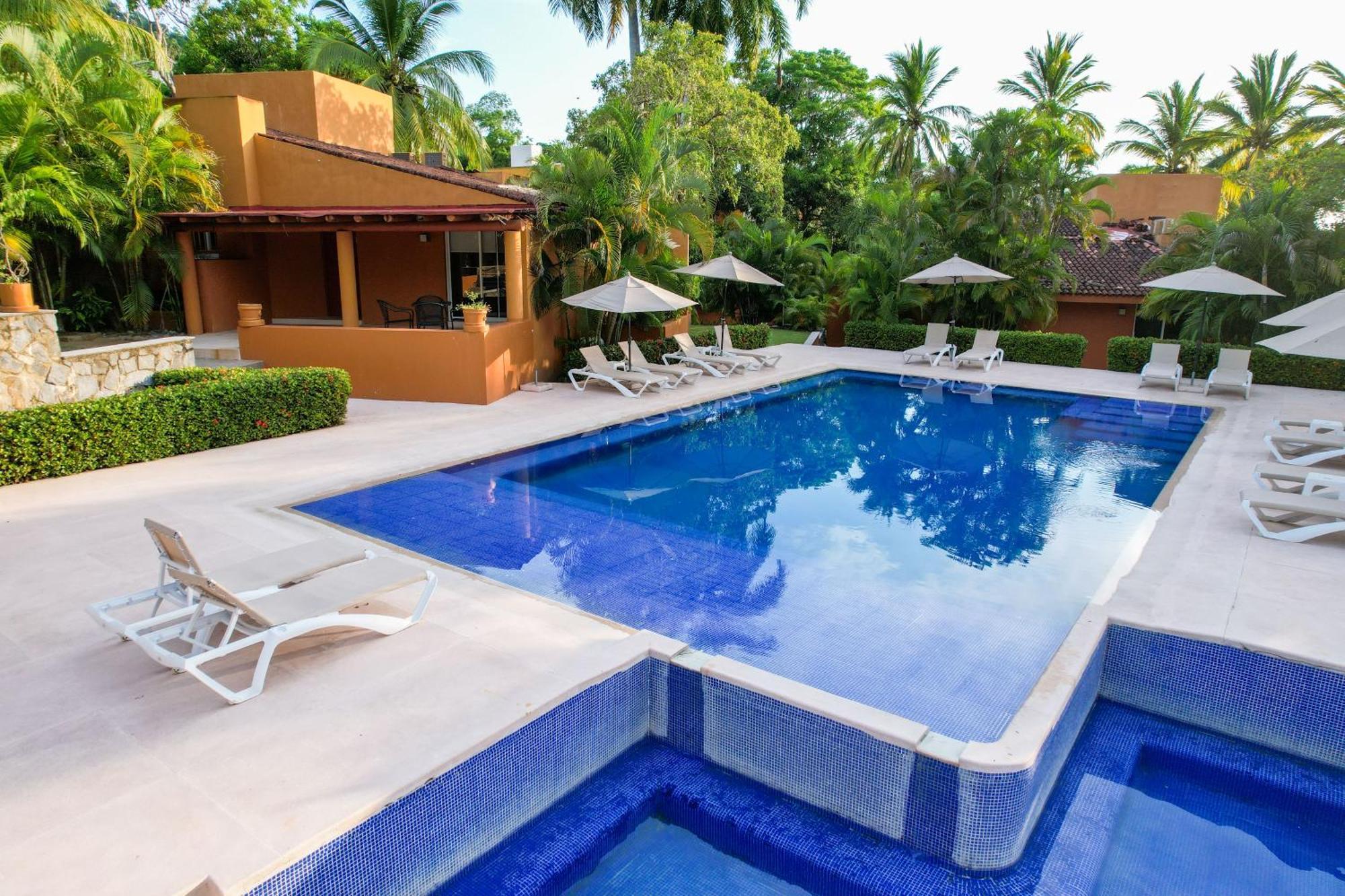 Hotel Ixzi Plus Ixtapa  Exteriér fotografie